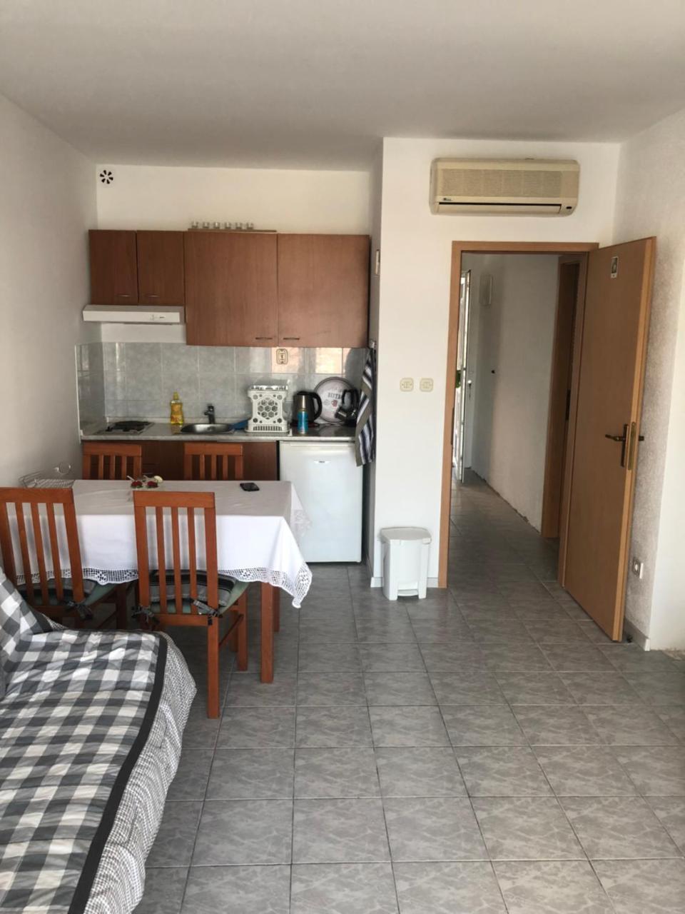 Apartman Ylli Nečujam Eksteriør billede